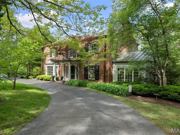 1 Oakleigh Ln, Saint Louis, MO 63124