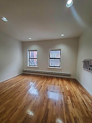 4th image of 334 E 55th St APT 3