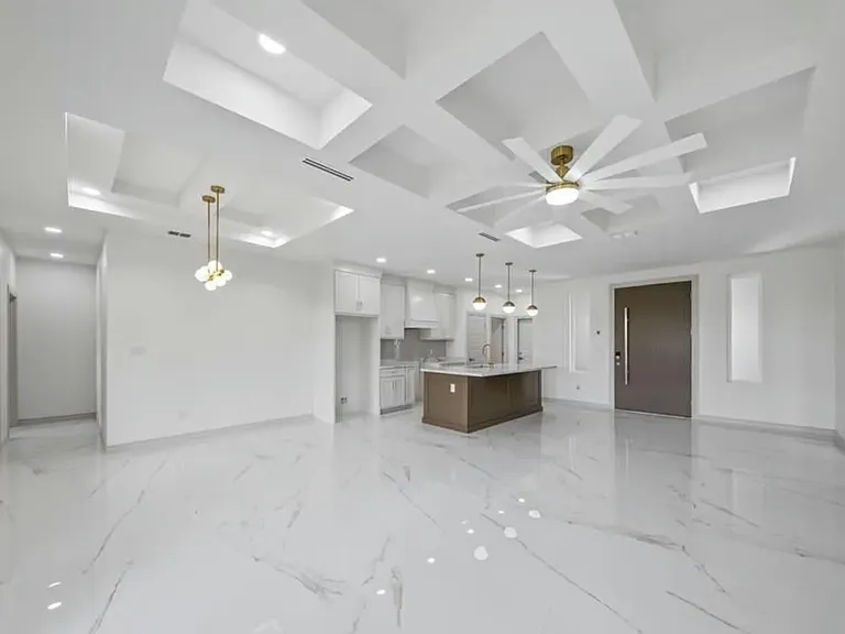 5413 Tulip Ct — Photo 2
