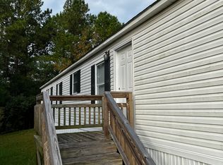 182 Dixon Rd, Holly Ridge, NC 28445