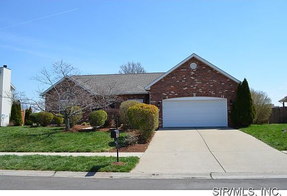 2nd image of 1326 Illini Dr