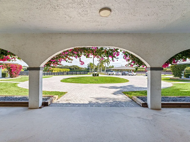13155 Southfields Rd — Photo 49