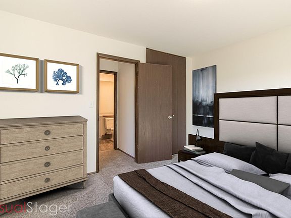 2nd image of 2727 N Maryland Ave #316