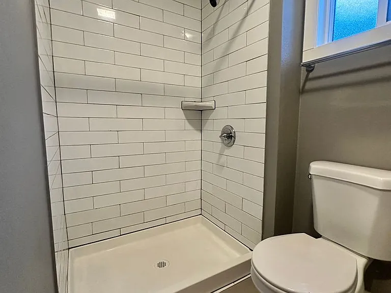 1131 Warren St & 1524 Willow - 1534 Willow #D — Photo 10