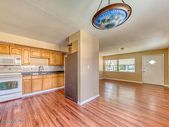 4th image of 737 Clarke Ave