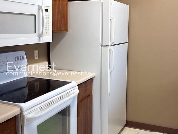 3rd image of 1301 University Ave APT C201