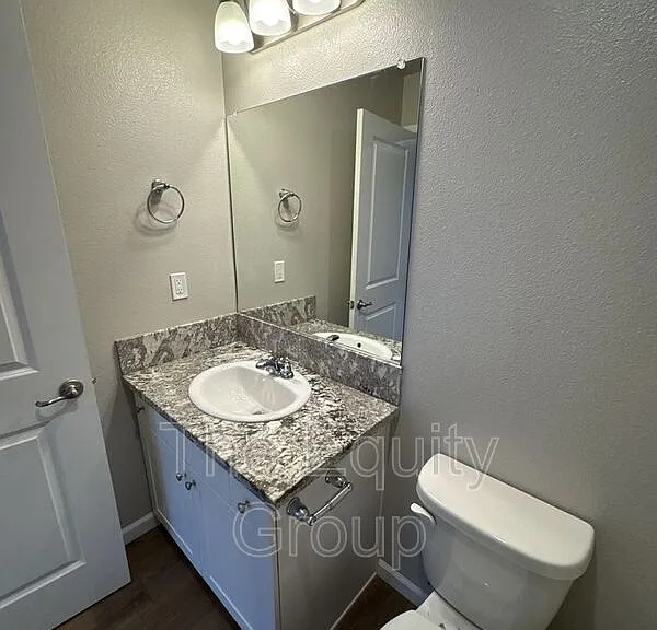 414 S Summit St #103 — Photo 25