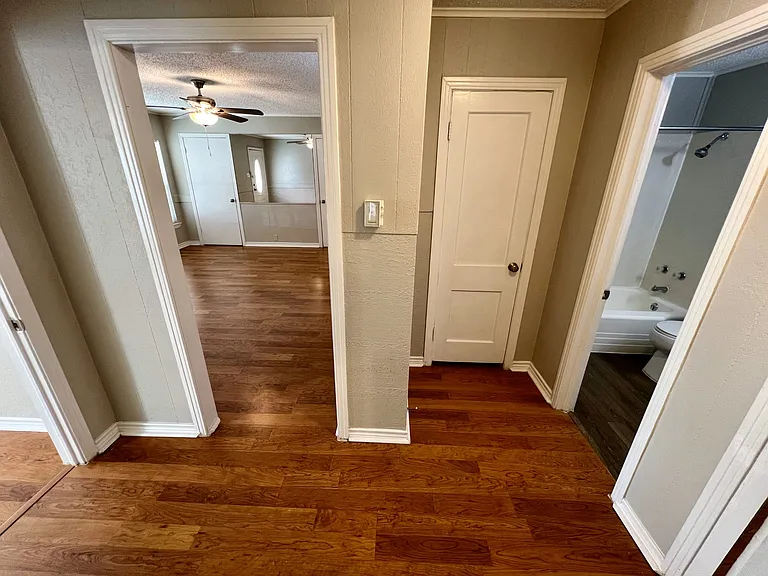 3225 Knox St — Photo 15