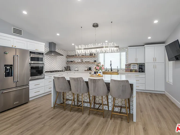 4821 Heaven Ave — Photo 17