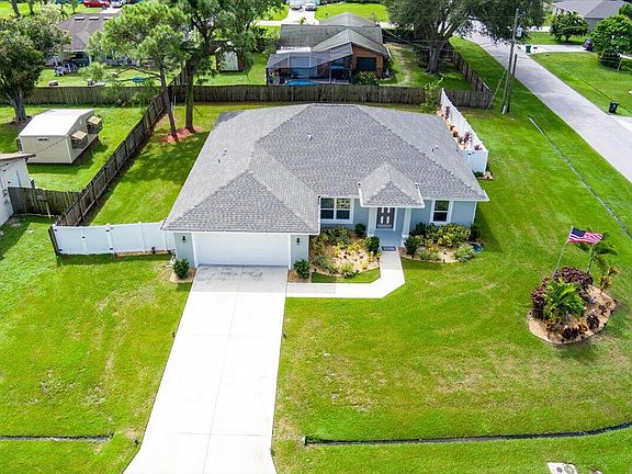 4th image of 120 SE Dwight Avenue