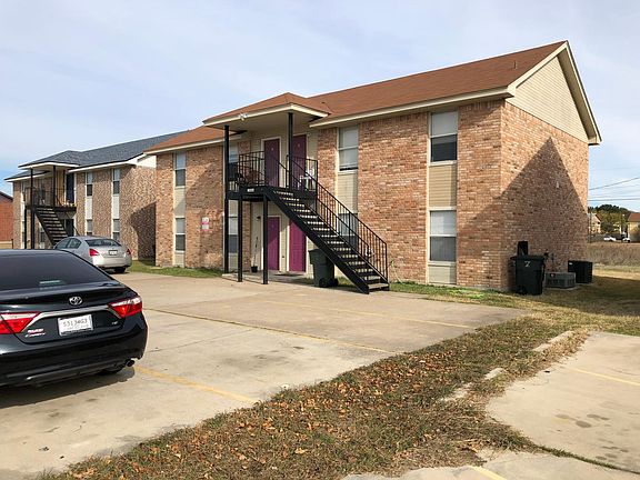 2nd image of 1806 Windward Dr APT B
