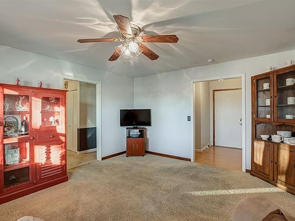 3rd image of 1533 Continental Dr