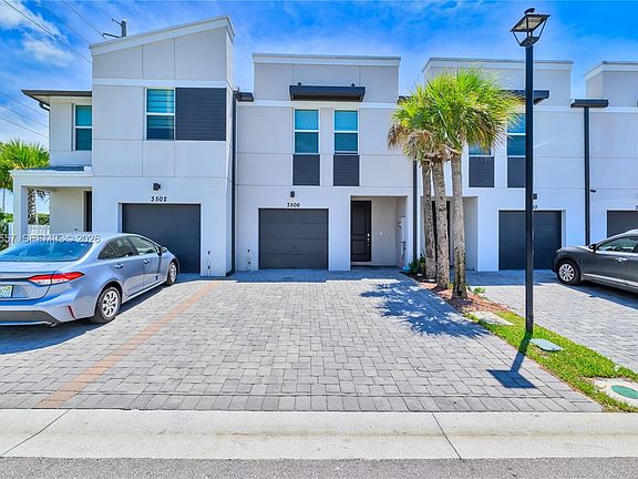 3rd image of 3506 Joshua Tree St #3506