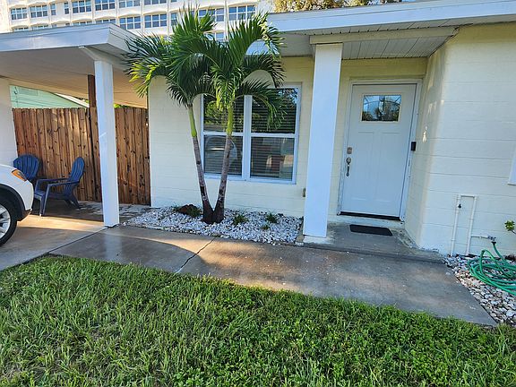 3rd image of 6731 Hibiscus Ave S