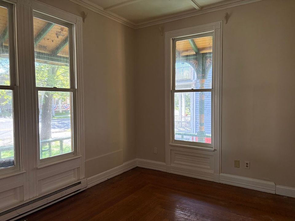 2nd image of 176 N Main St #1B