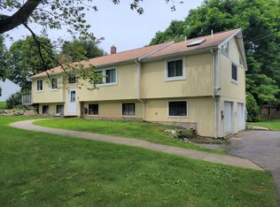 31 Richards Rd, Southborough, MA 01772