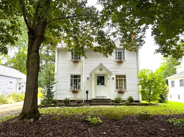 93 Harcourt Dr, Akron, OH 44313