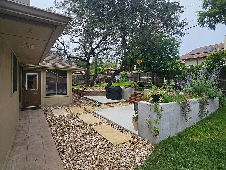 700 Racquet Ct — Photo 16