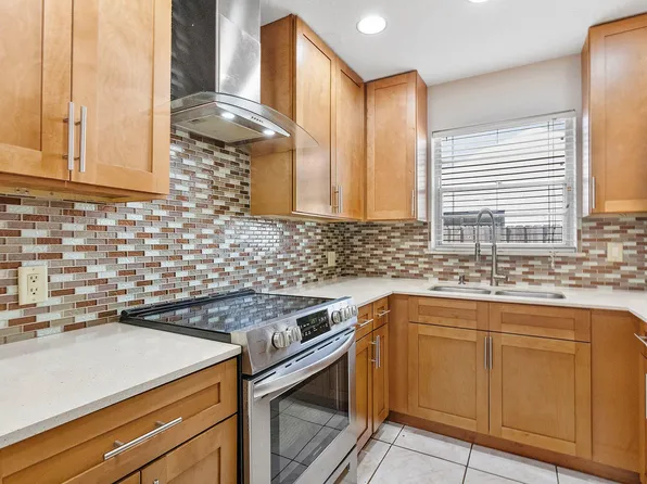 23073 SW 56th Avenue, Boca Raton, FL 33433