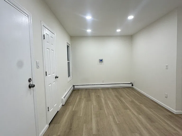 7 Circle Ave #2 — Photo 3