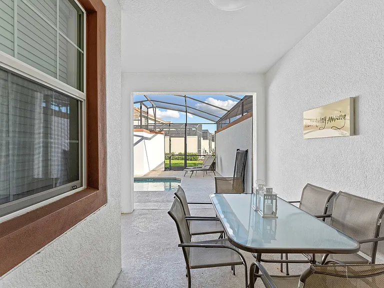 Romeo Cir — Photo 17