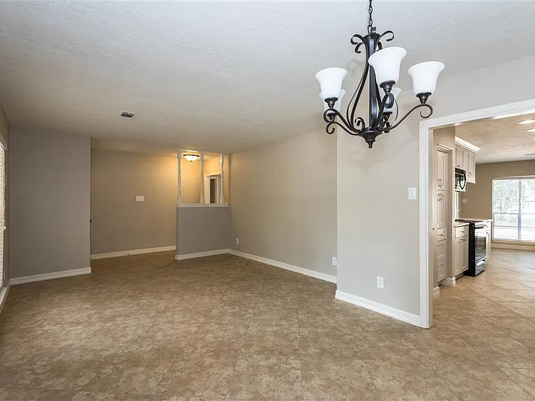 7403 Tall Pines Dr — Photo 11