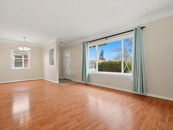 5th image of 1198 E Hudson Ave