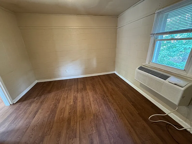 Gurley Flats — Photo 23