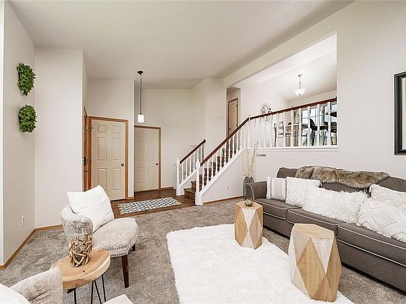 4th image of 343 Waterton Way