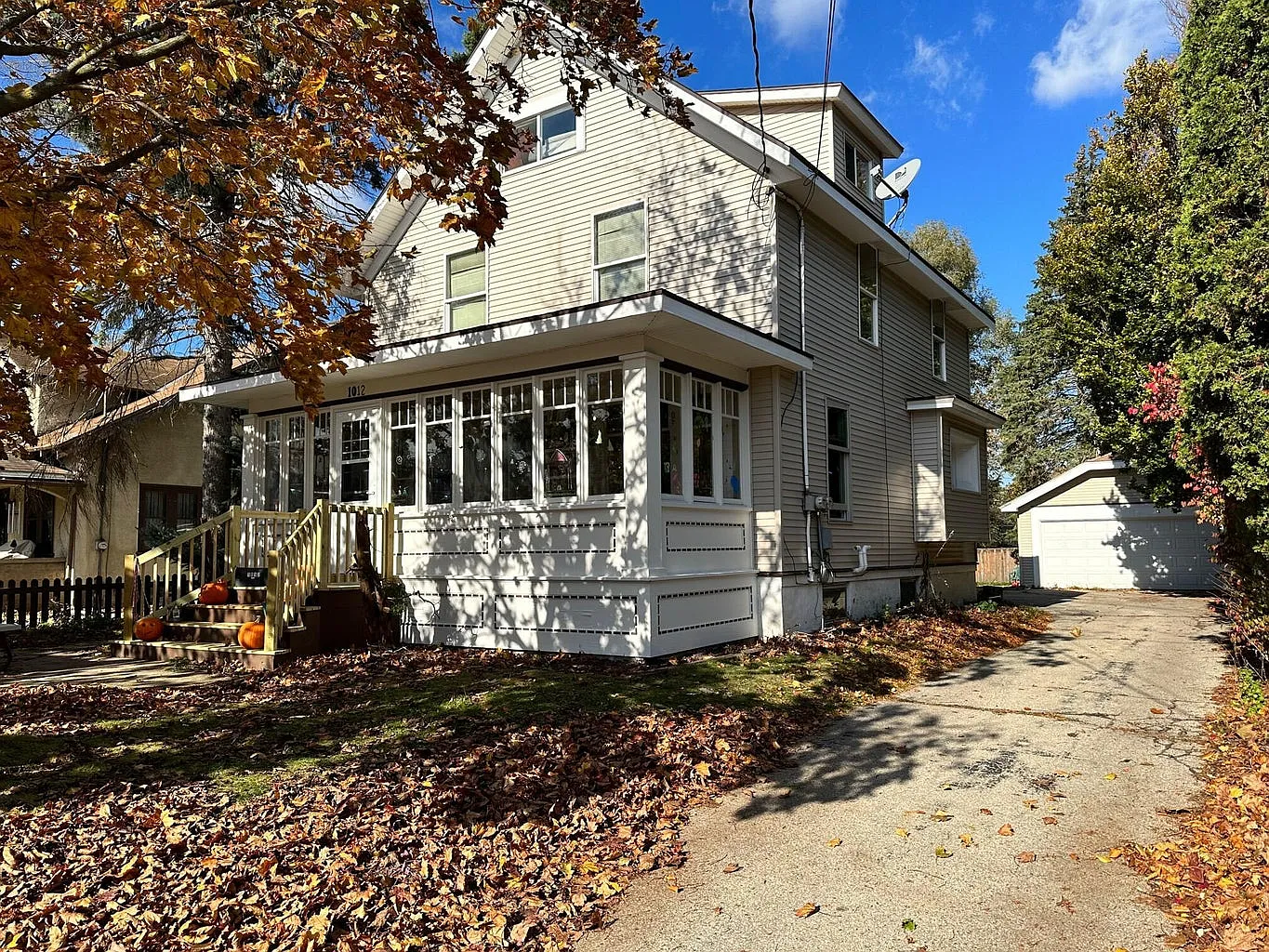 2 bed, 975 sqft, $1,700 — Photo 2