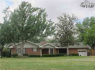 4502 Lake Park Dr, Wichita Falls, TX 76302