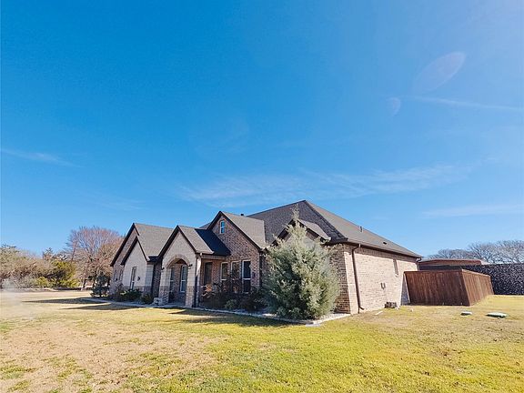 2nd image of 319 Lanier Rd