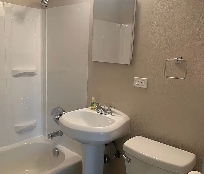 2828 SW California St — Photo 14