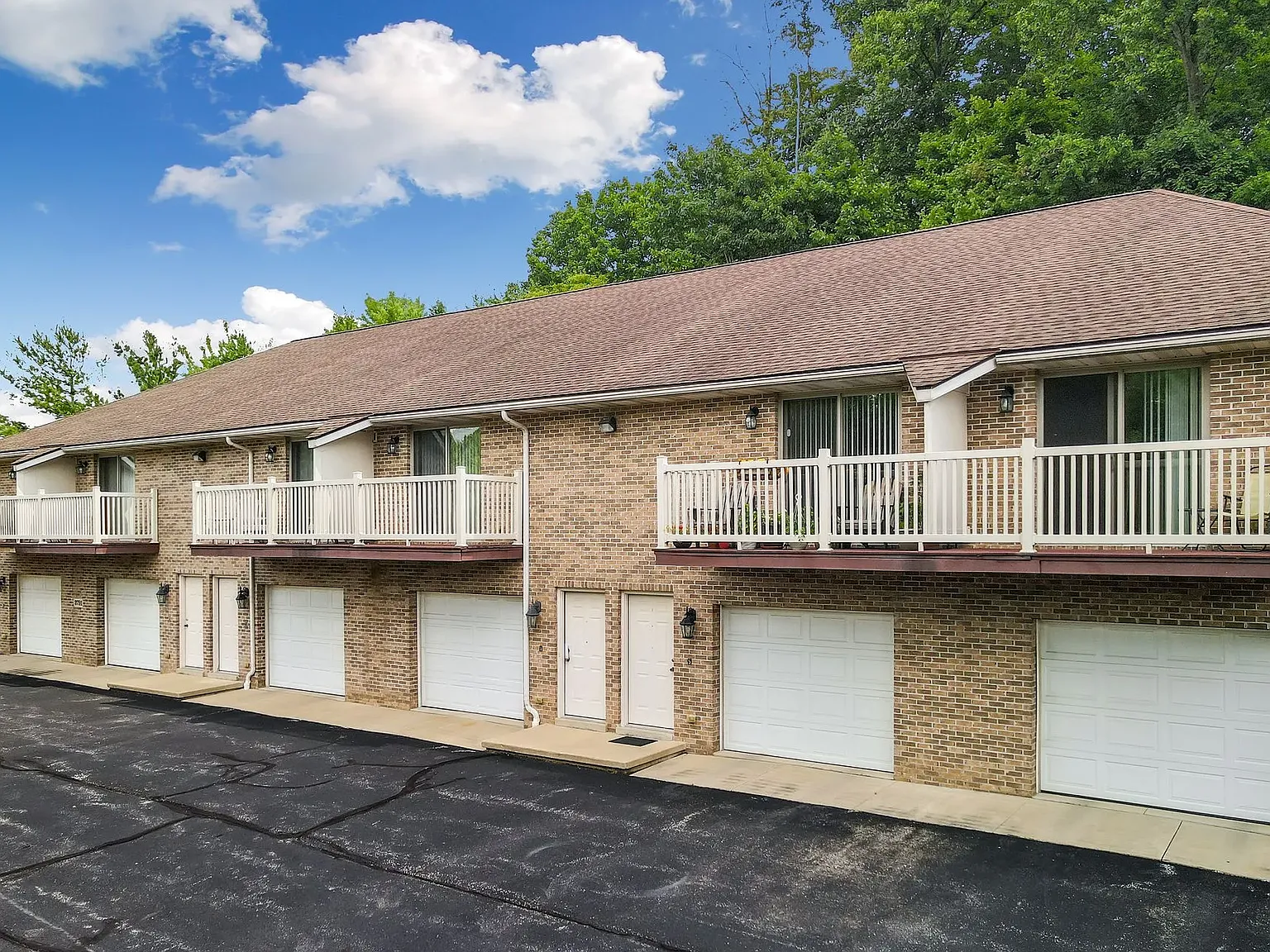 Long Drive Townhomes - Greater Akron — Photo 4