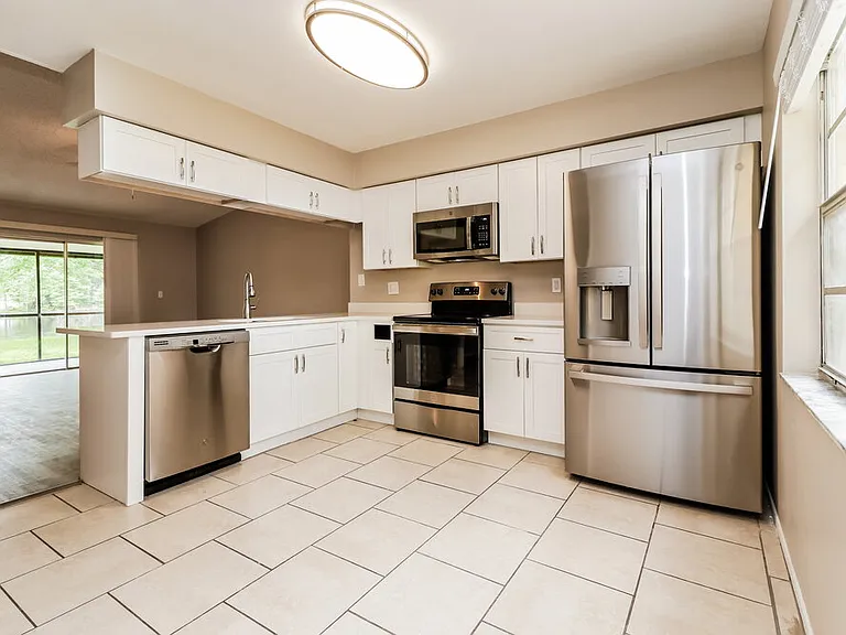 4910 Hi Vista Cir — Photo 8
