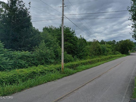 5th image of 220 Milldale Rd