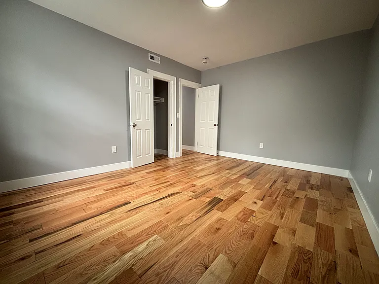 70A201 Circular Ave — Photo 8