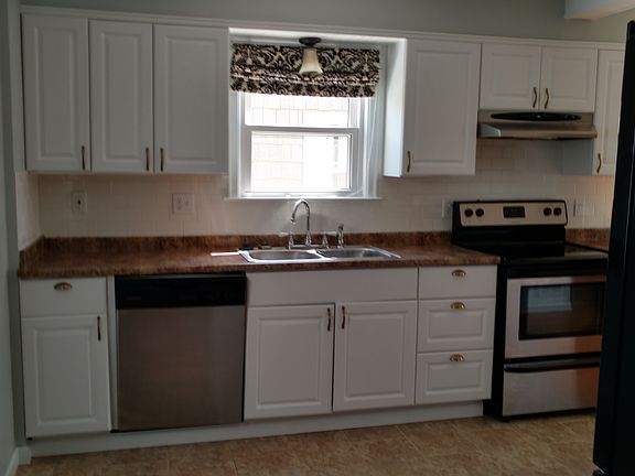 4th image of 3206 Park St