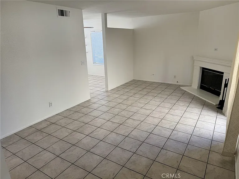 201 Laurel Ave — Photo 2