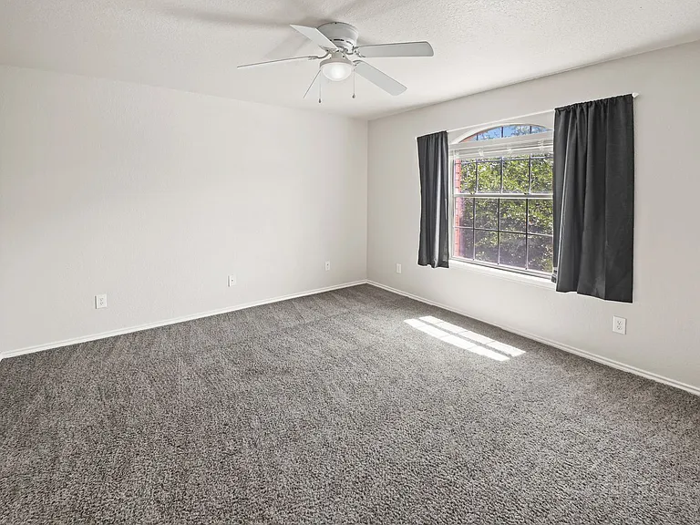 2127 Red Rock Xing — Photo 17