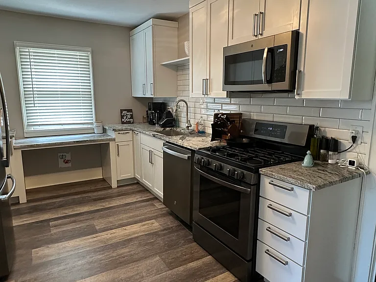 1027 S Clay St — Photo 3