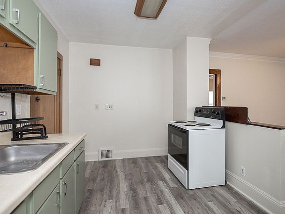 5th image of 14718 Bayes Ave