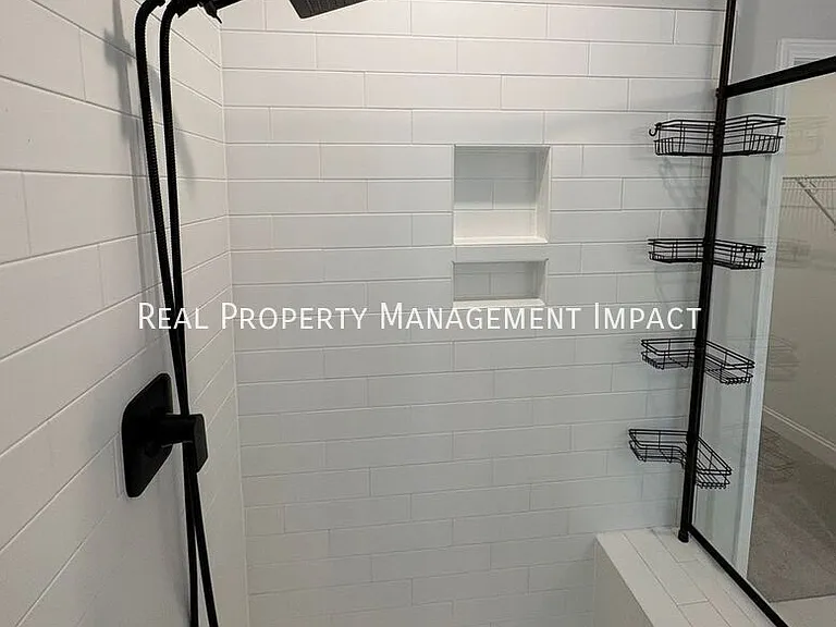 25 Parkway Dr — Photo 41