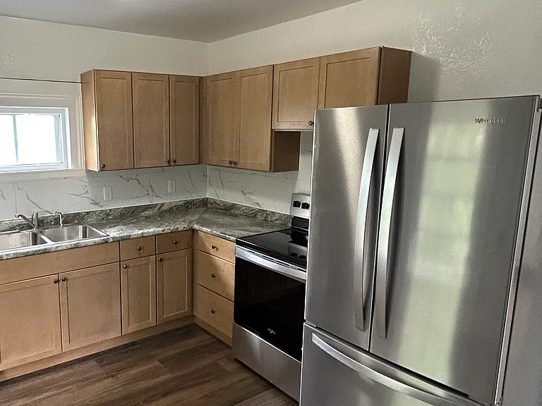 211 Valley St #A — Photo 3