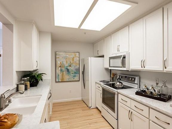 5th image of 2606 Hastings Shore Ln