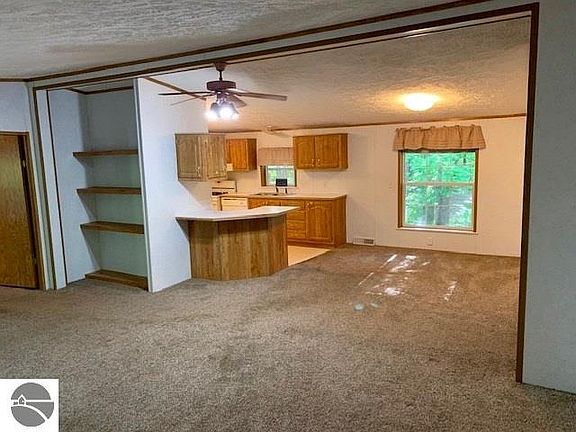 3rd image of 9392 Pine Circle Dr NW