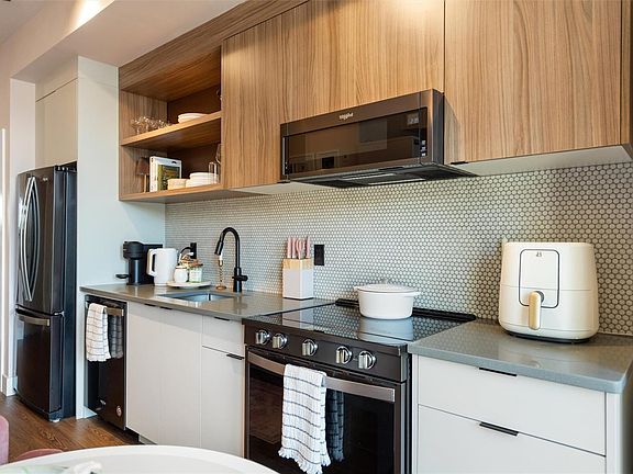 5th image of 515 Chatham St #310