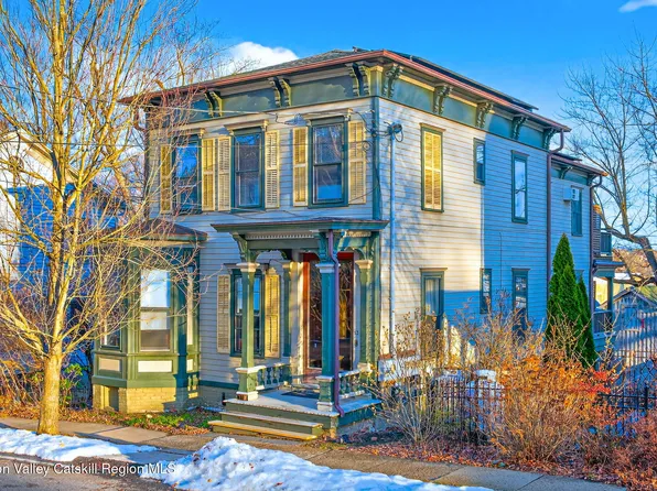 13 S Franklin Street #3, Athens, NY 12015