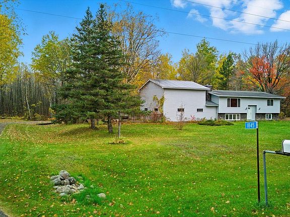 3rd image of 1845 Pear Lake Rd