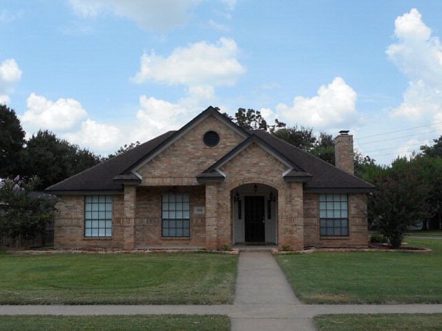 1st image of 102 Zinnia St